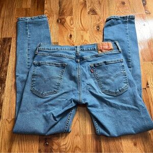 Levi’s 502 Jeans